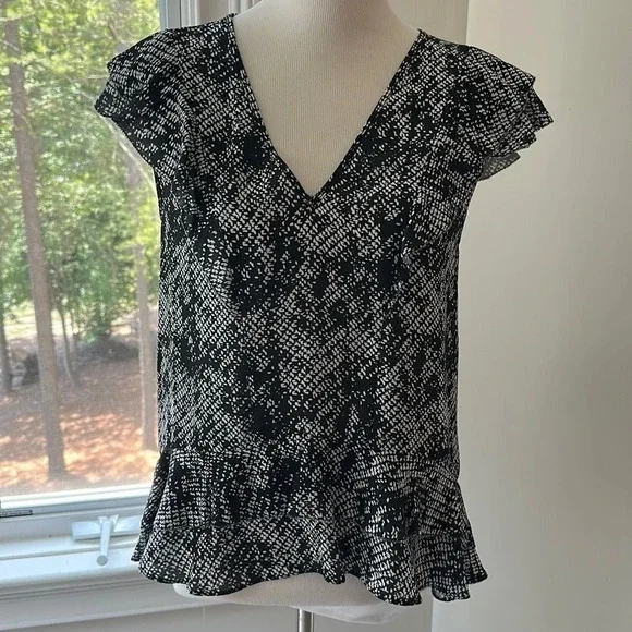 Parker Ruffle Sleeveless Black & White Blouse, Size Small, NWT - Picture 1 of 9
